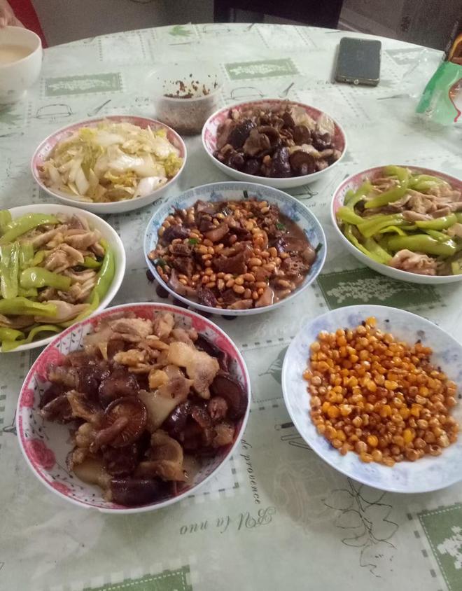 开云体育 开云官网广西人吃粉喝粥是因为穷？非也！广西人的饮食习惯其实是这样的(图4)