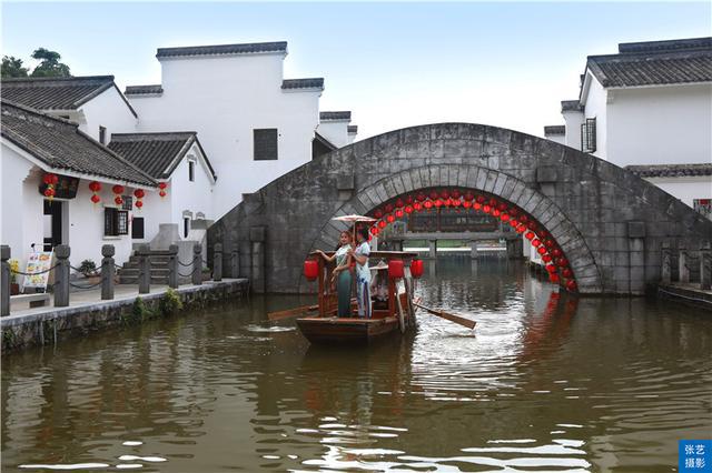 广东有座影视城被誉为“中国好莱坞”浓缩了皇宫 江南水开云 开云体育APP乡(图8) 广东有座影视城被誉为“中国好莱坞”浓缩了皇宫 江南水开云 开云体育APP乡(图8)