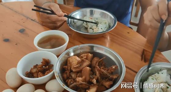 广西最便宜的早餐7元一位粥粉开云体育 开云官网卤肉酥肉随便吃好担心老板亏钱(图6) 广西最便宜的早餐7元一位粥粉开云体育 开云官网卤肉酥肉随便吃好担心老板亏钱(图6)