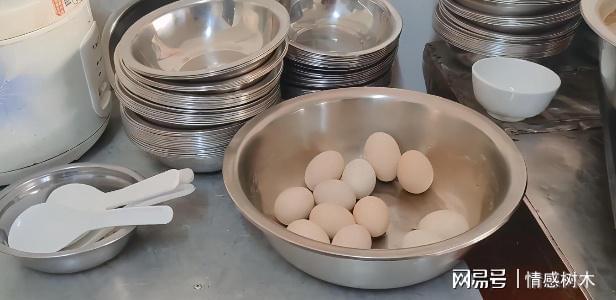 广西最便宜的早餐7元一位粥粉开云体育 开云官网卤肉酥肉随便吃好担心老板亏钱(图4) 广西最便宜的早餐7元一位粥粉开云体育 开云官网卤肉酥肉随便吃好担心老板亏钱(图4)