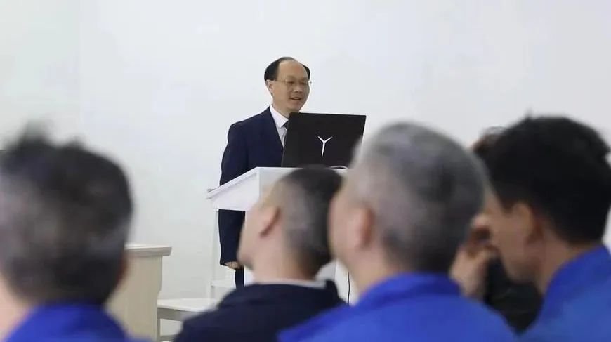 从春天出发④ 人大代表助春耕田开云 开云体育平台间播撒两会精神(图4)