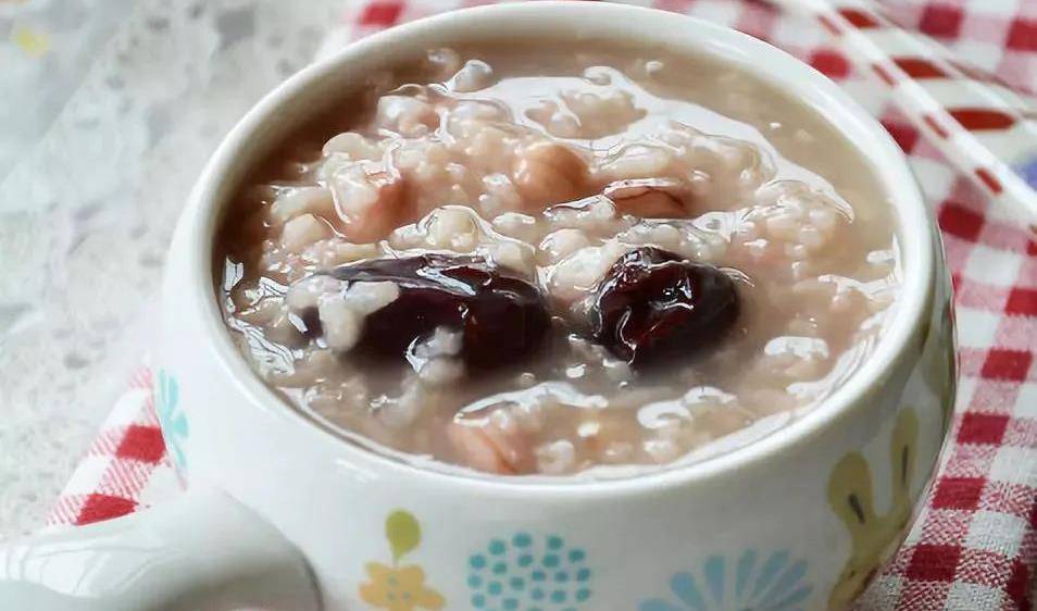 喝这10碗养生粥利消化吸收开云 开云体育官网这个季节最适合喝了(图3)