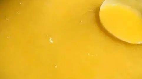 如何熬制好喝营养的玉Kaiyun 开云米面粥？家常玉米粥做法多1步浓稠香甜！(图4)