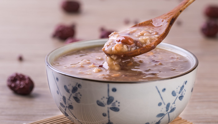 开云 开云体育官网粥怎么熬得粘稠 粥应该怎么煮才粘稠(图2)