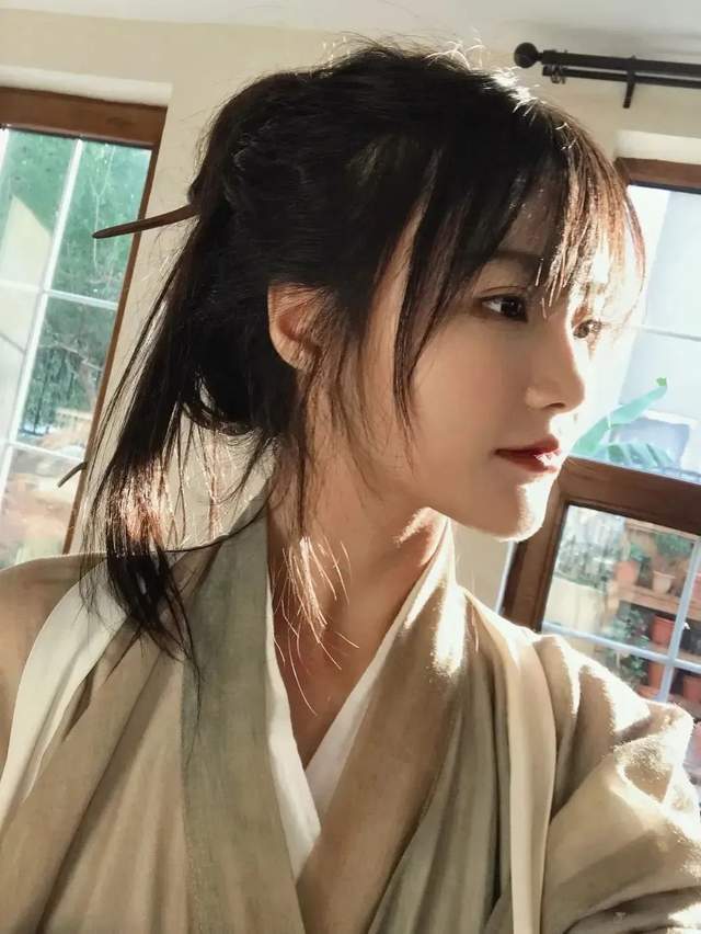 单条视频涨粉超200万：打铁花女孩凭啥成为第二个“李子柒”？开云体育 Kaiyun.com 官网入口(图1)