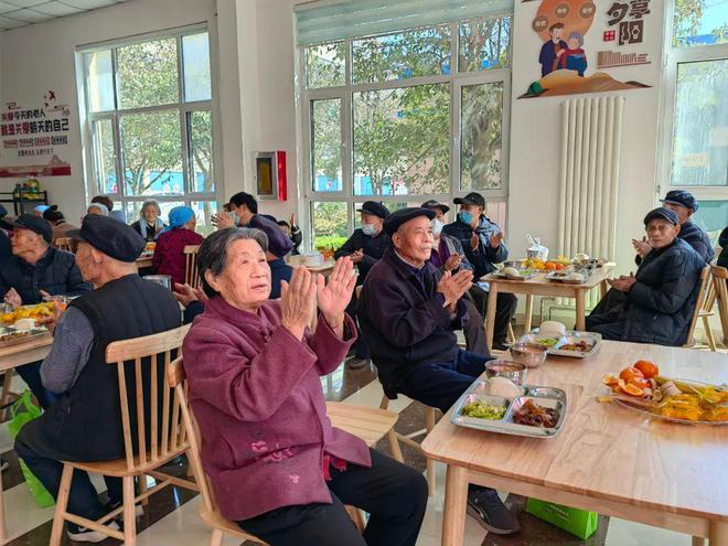 Kaiyun 开云体育“食”有所依 老有所乐——化龙镇裴家岭村幸福食堂正式启动(图2)