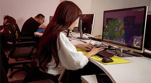 开云体育 开云平台游戏中的“充值套路”：无论你怎么“充值”第二名都一直跟着你(图3)