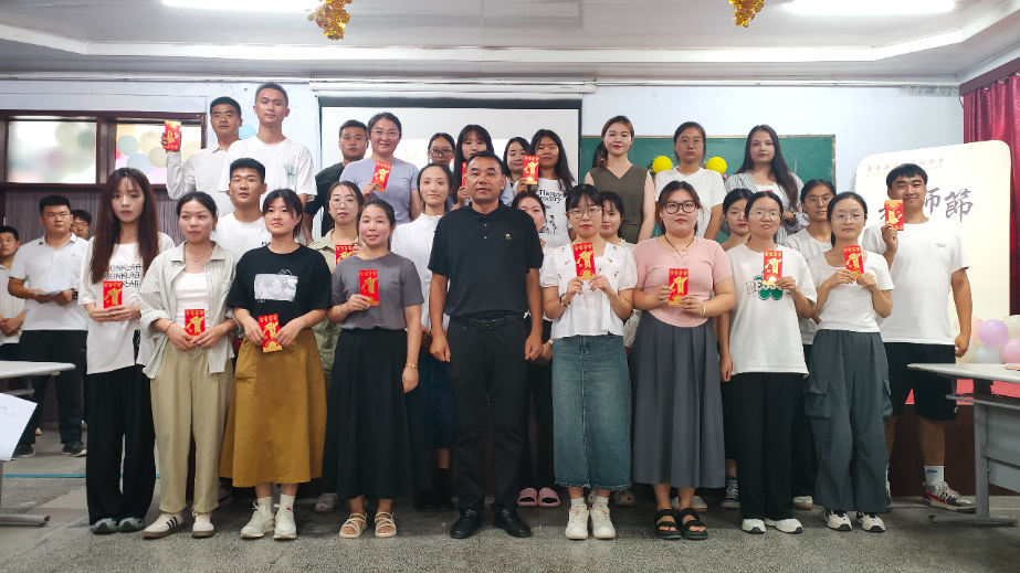 鹿邑县远志高级中学举办2023教Kaiyun 开云体育师节文艺汇演活动(图3)
