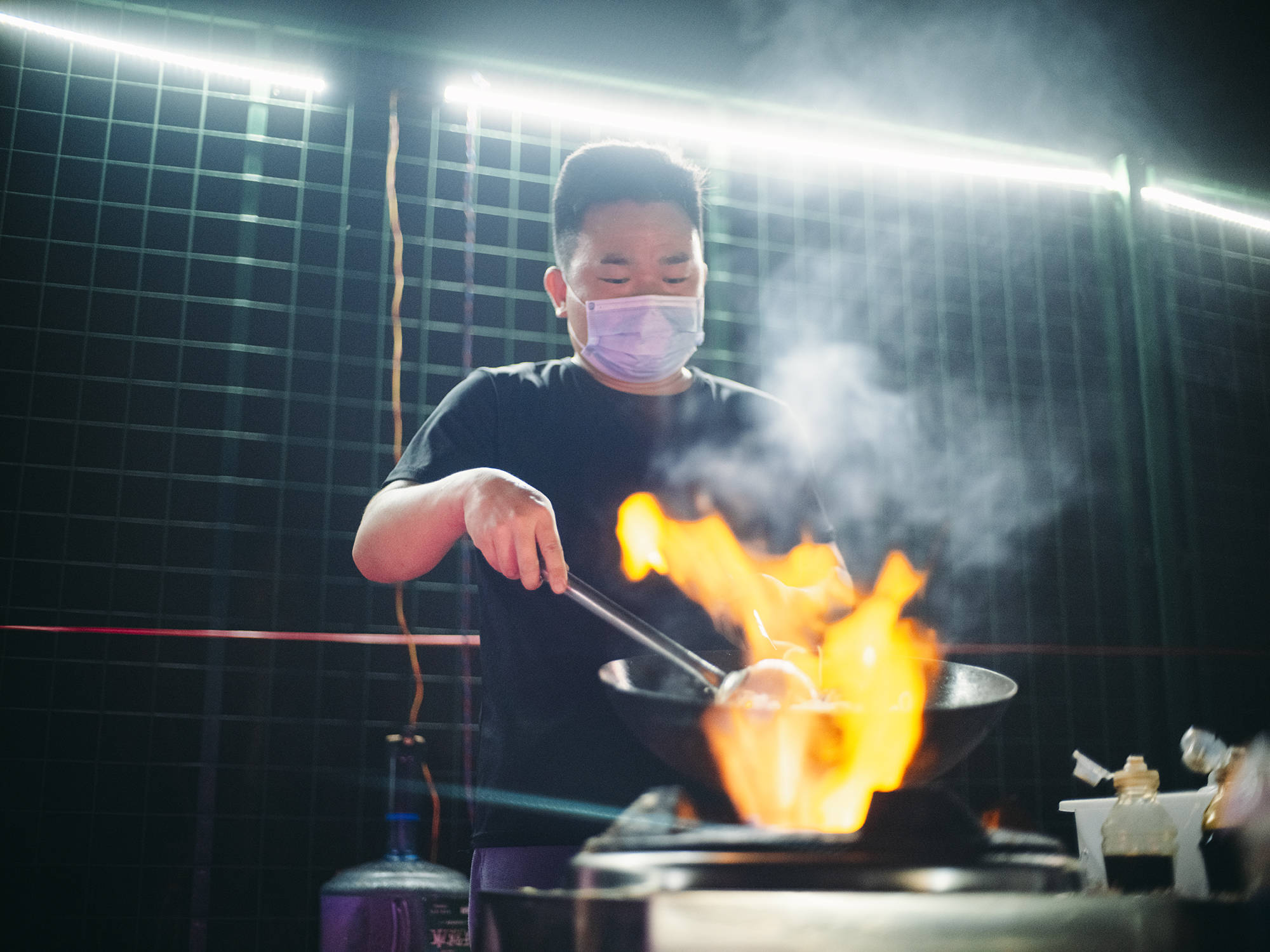 开云APP 开云官网入口房产中介从月薪3万到街边炒粉 忏悔认客户当干妈(图8)