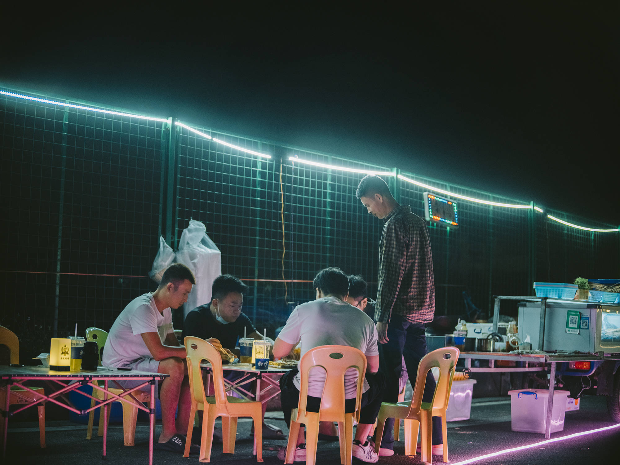 开云APP 开云官网入口房产中介从月薪3万到街边炒粉 忏悔认客户当干妈(图13)