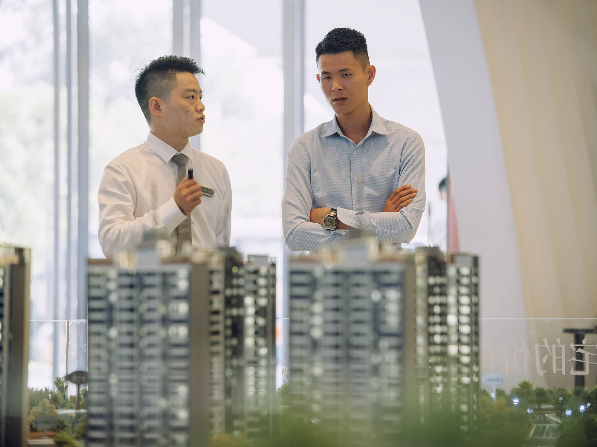 开云APP 开云官网入口房产中介从月薪3万到街边炒粉 忏悔认客户当干妈(图11)
