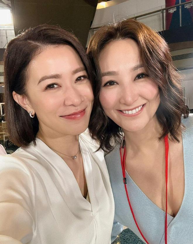 开云 开云体育平台《新闻女王》许诗晴被嘲身材太胖？我却被她圈粉堪称微胖教科书(图5)