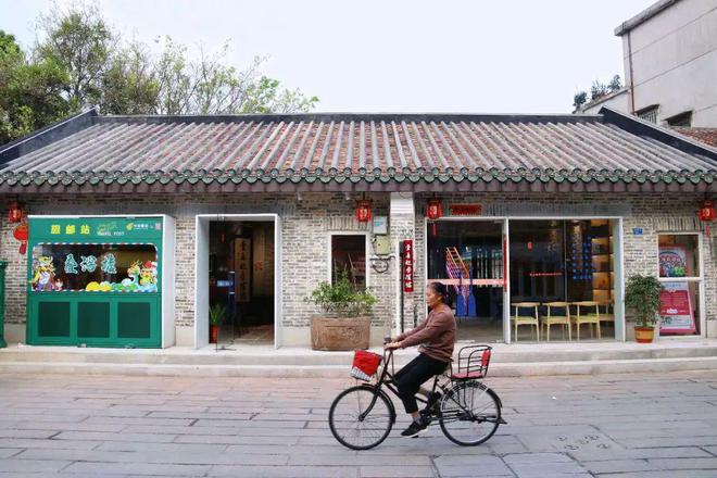 Kaiyun 开云体育睇龙船漂移、叹美食“直落”！超全打卡攻略在南海从早吃到晚！(图30)