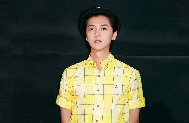 传说的男妈粉出现了!《创造营》路透曝光男粉冲鹿晗喊妈妈爱你Kaiyun 开云(图2) 传说的男妈粉出现了!《创造营》路透曝光男粉冲鹿晗喊妈妈爱你Kaiyun 开云(图2)