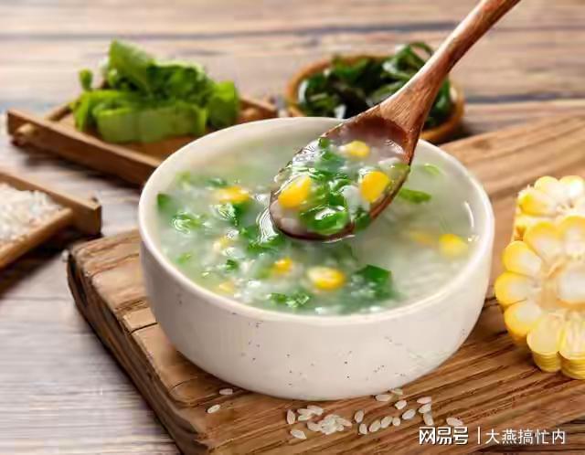 宝宝辅食添加全攻略：6-12月龄开云APP 开云官网入口喂养指南及食谱大全(图2)