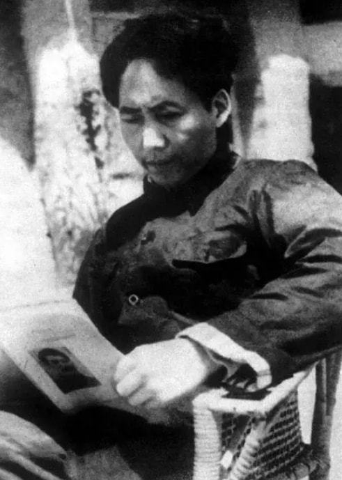 开云体育 Kaiyun.com 官网入口63年毛主席70岁寿辰毛远志前去祝寿主席：这么多年为什么不来(图5)